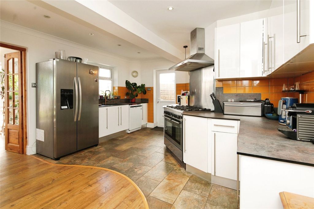 Property photo 3 of 12 Picture No. 31