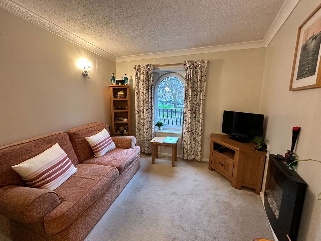 Property photo 2 of 16