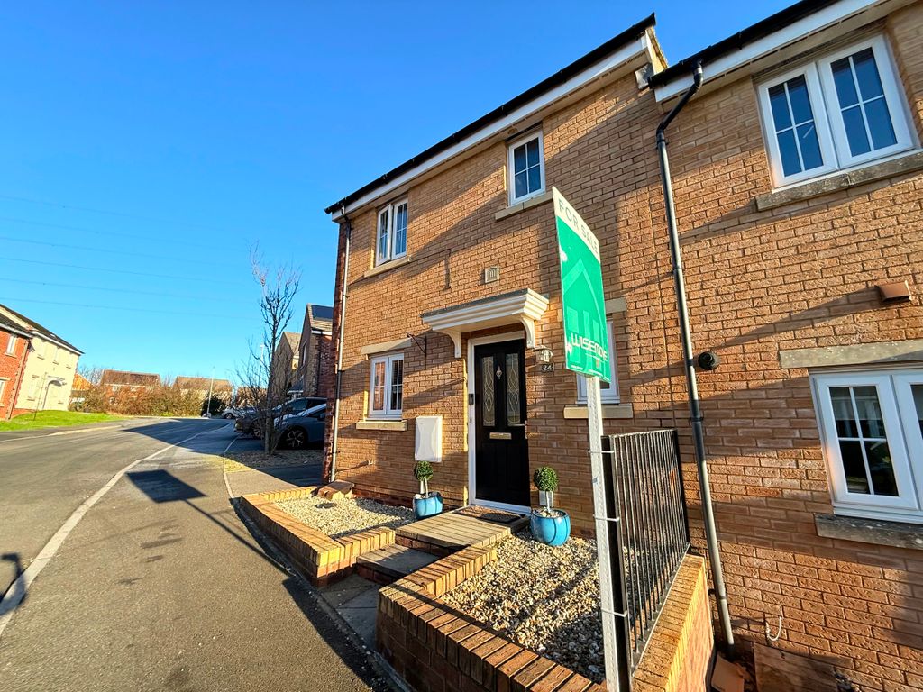 Property photo 2 of 31