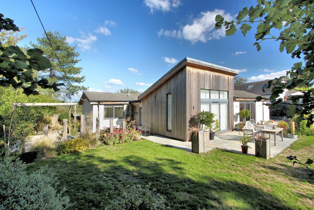 Property photo 2 of 23