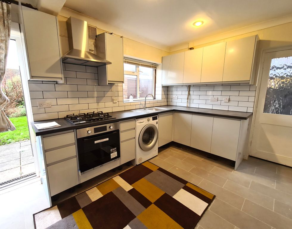 Property photo 2 of 17