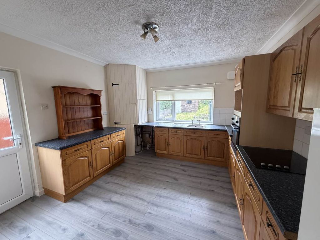 Property photo 2 of 11 Img_4032