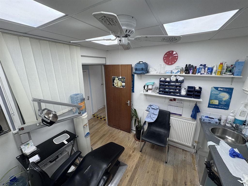 Property photo 3 of 8 Photo 2