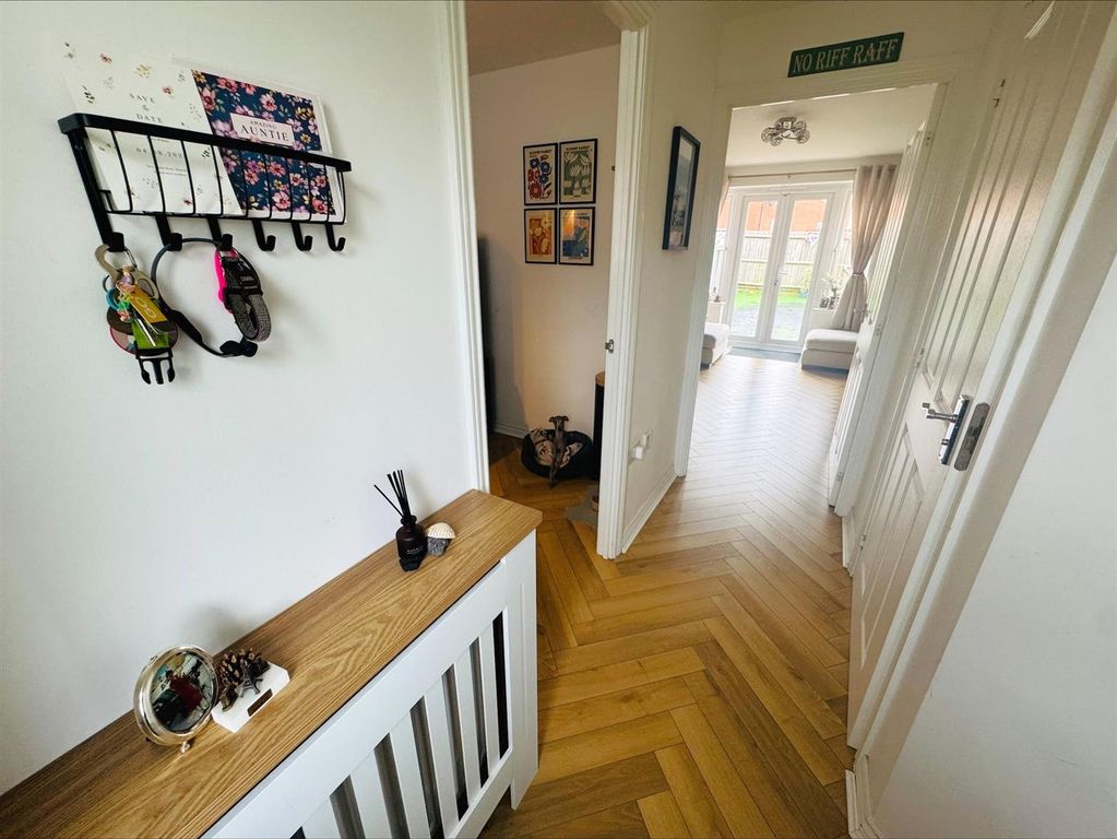 Property photo 2 of 16 Processed-7D0Ff2CE-Adb9-4F44-9D9B-Ed6B928645C1.Jpe