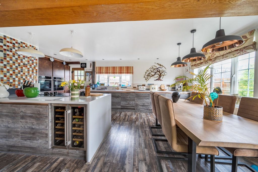 Property photo 3 of 12 Picture No. 09