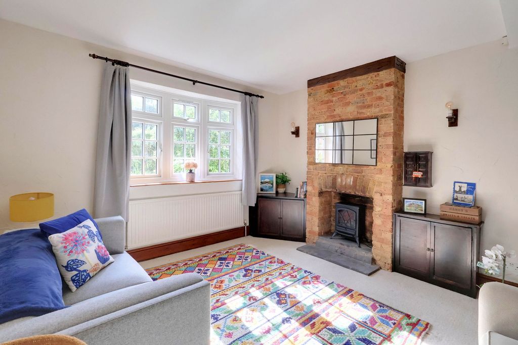 Property photo 2 of 17