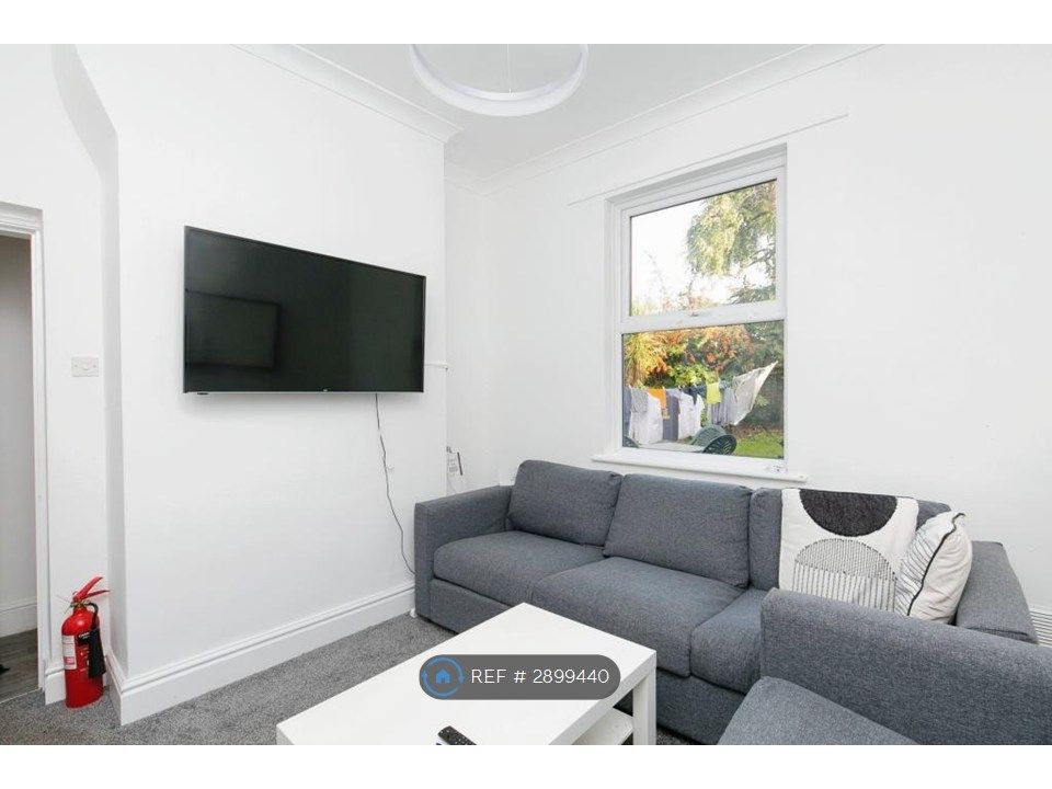 Property photo 3 of 12 Living Room