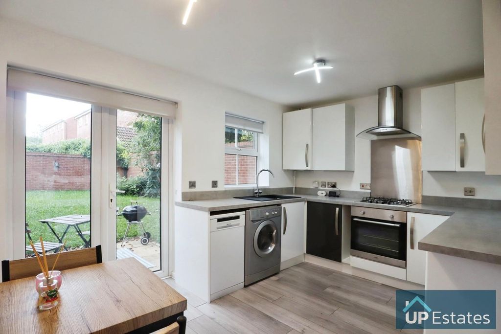 Property photo 2 of 11 Kitchen/Diner