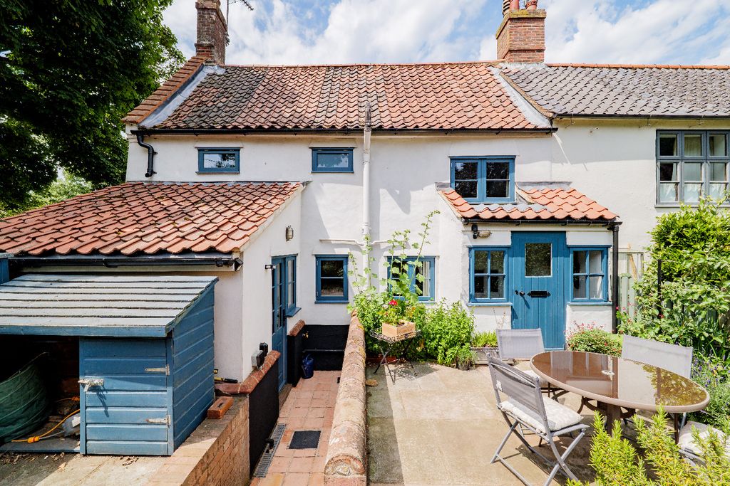 Property photo 2 of 23 5269963