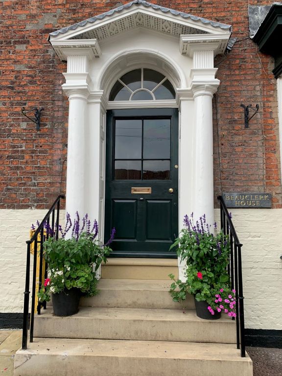 Property photo 1 of 22 Entrance