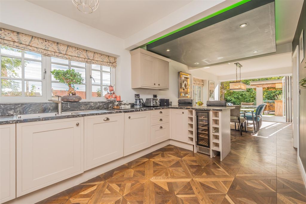 Property photo 3 of 35 Fitted Dining & Breakfast Kitchen:
