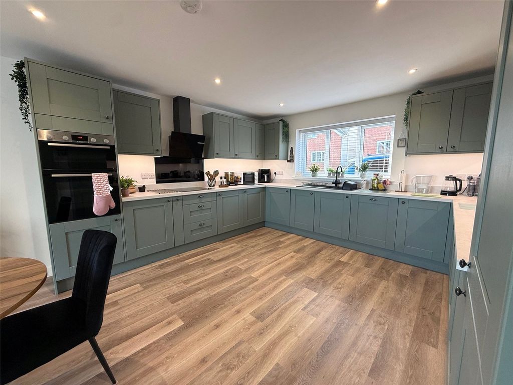 Property photo 2 of 33 Picture No. 06