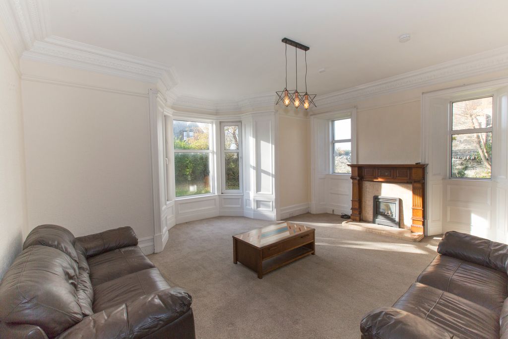 Property photo 3 of 35