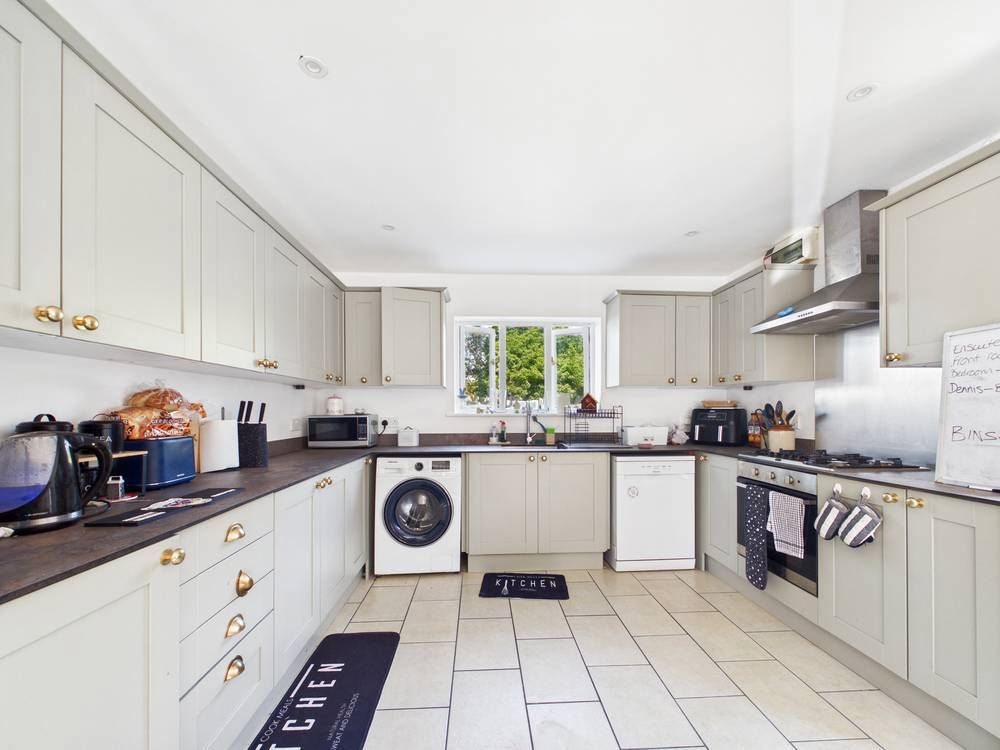 Property photo 3 of 17 Giraffe360-Still003
