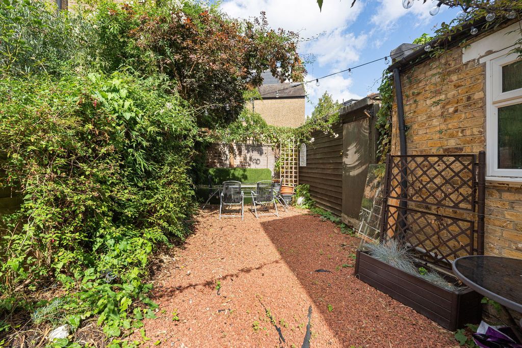 Property photo 3 of 12