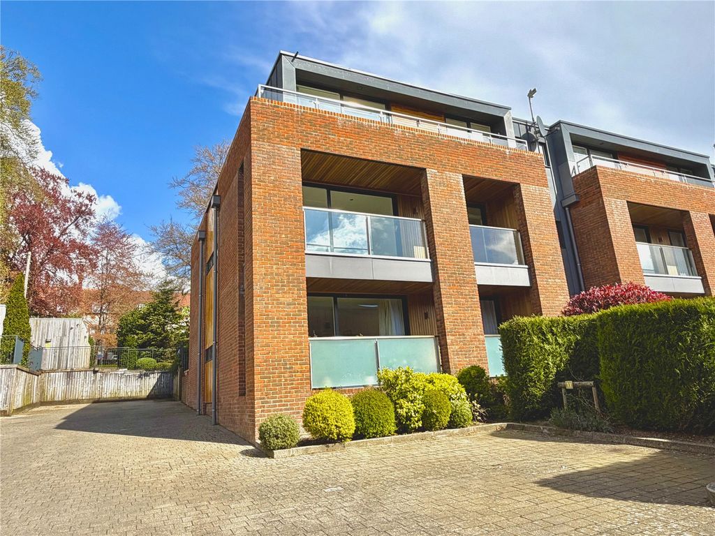 Property photo 1 of 16 House. Partnership