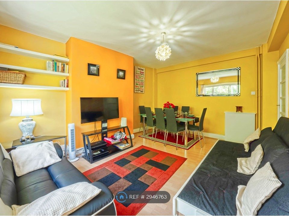 Property photo 2 of 27 Spacious And Bright 2-Bed 2-Bath In West Hampstead
