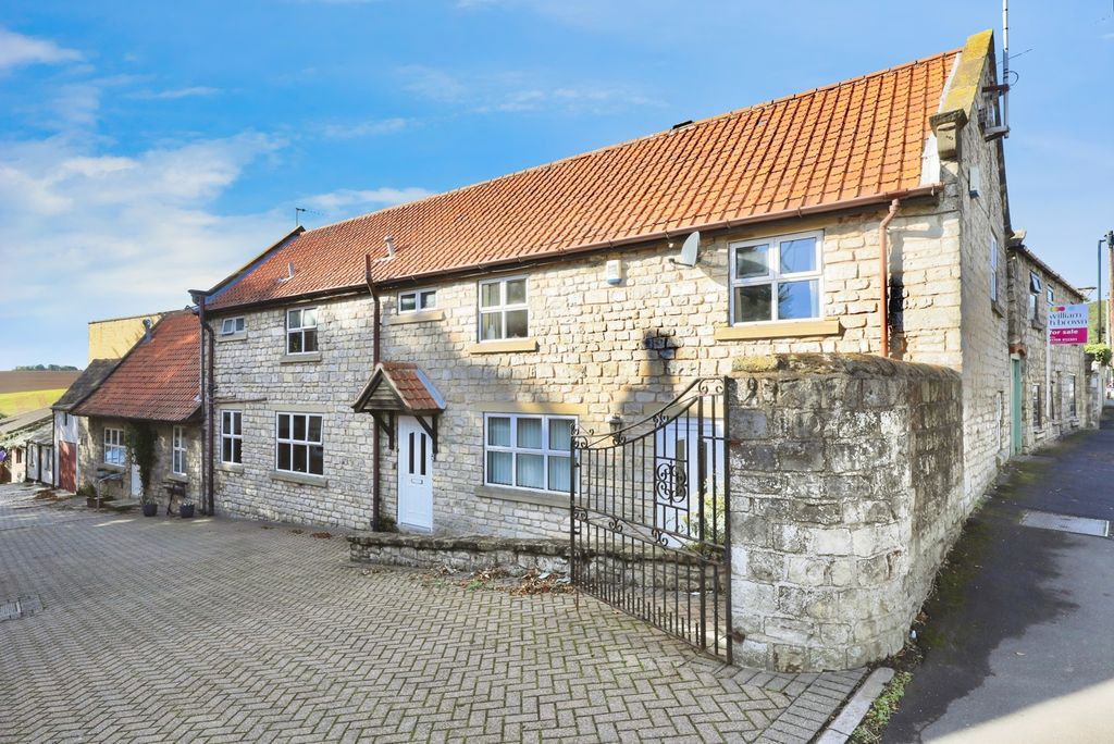 Property photo 1 of 18 Photo