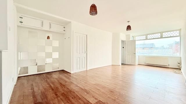 Property photo 2 of 14 Fd38Fc28-F9Ad-45E3-8498-8750Ec248Eb9.Jpg