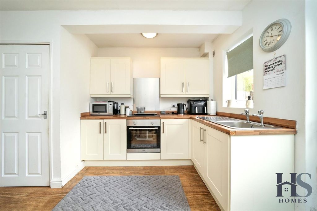 Property photo 2 of 16 Kitchen.Jpg