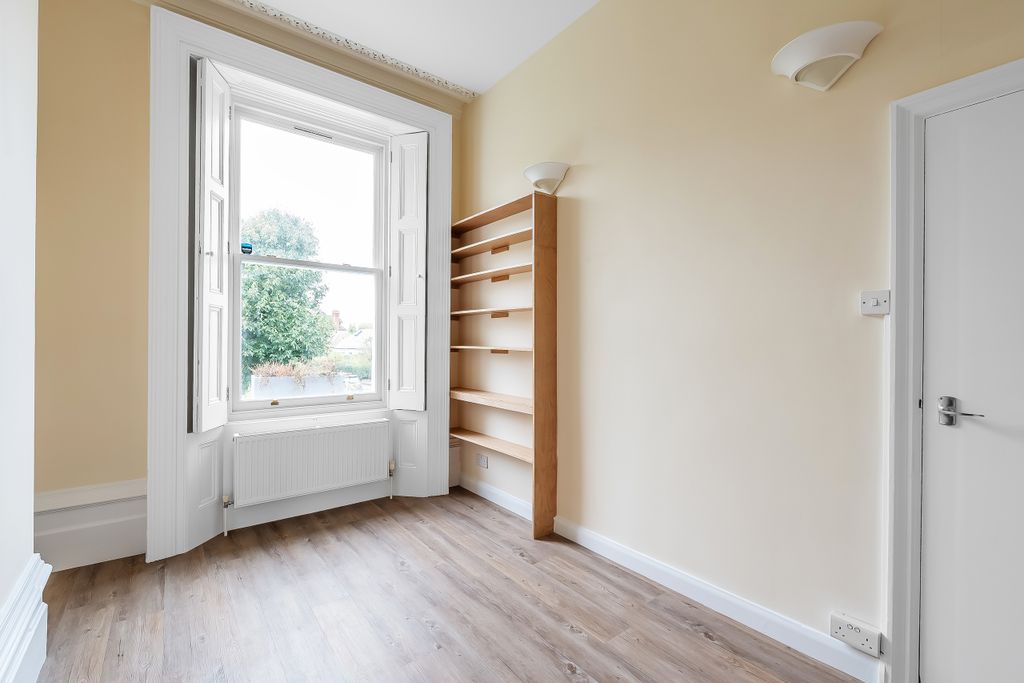 Property photo 3 of 18 Photo 2