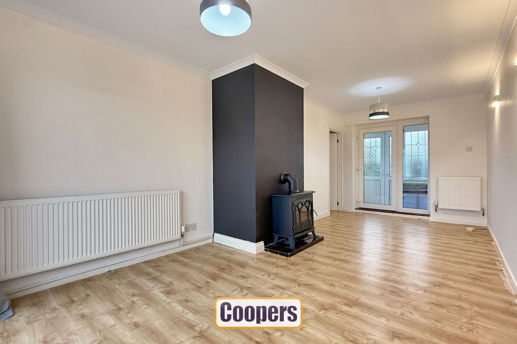 Property photo 2 of 15 Lounge