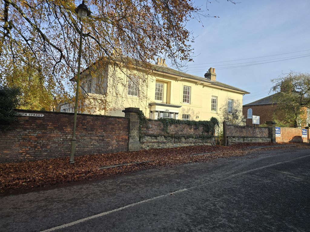 Property photo 1 of 44 R251120 319 - The Beeches, 28 South Street, Louth, Lincolnshire, Ln (10).Jpg