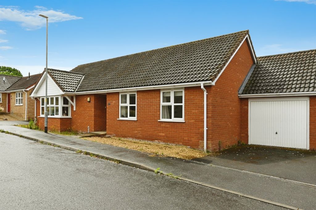 Property photo 1 of 17