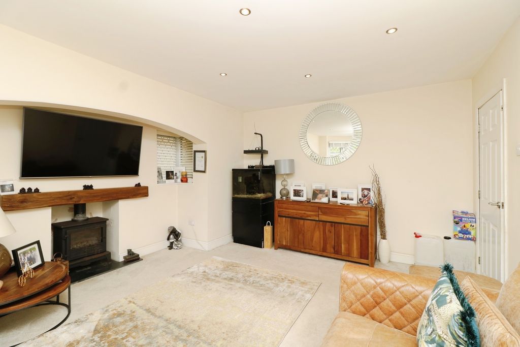 Property photo 3 of 17 Photo