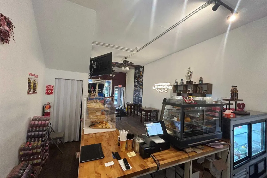 Property photo 3 of 11 <Alttext/>