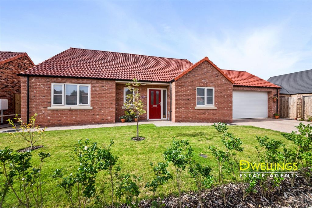 Property photo 2 of 15 Keston Road