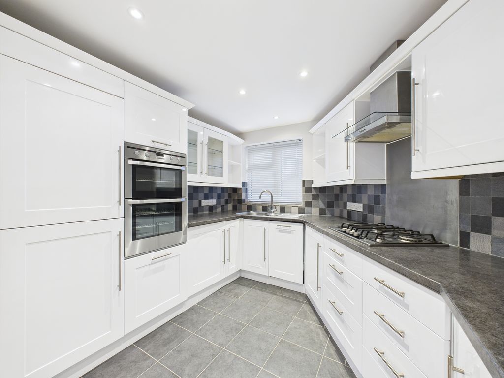 Property photo 3 of 15 Cam02545G0-Pr0523-Still003