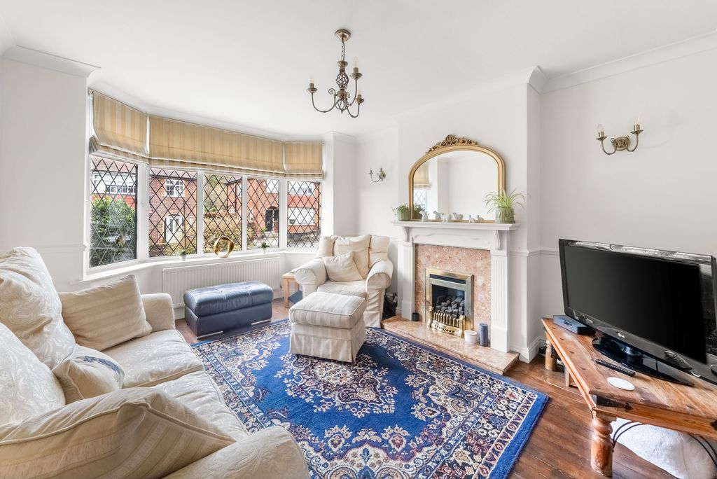 Property photo 2 of 25