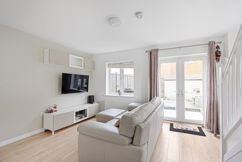 Property photo 2 of 12 5529971