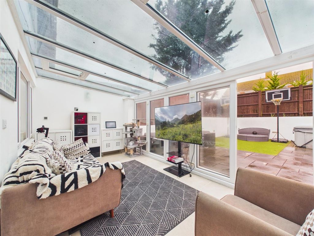 Property photo 3 of 16 Conservatory .Jpg