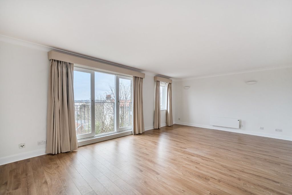 Property photo 1 of 16 Picture No. 20