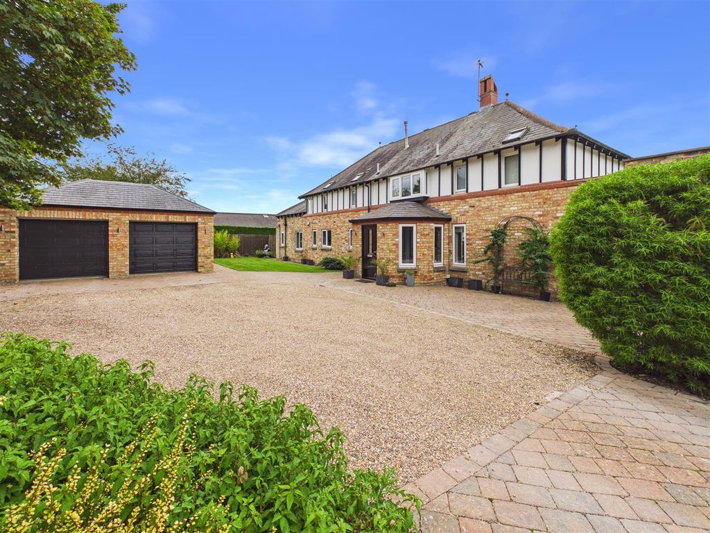 Property photo 1 of 35 The Drey - Main