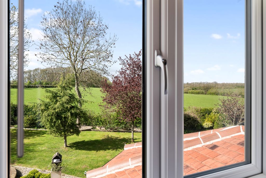 Property photo 3 of 31 Stunning Open Views