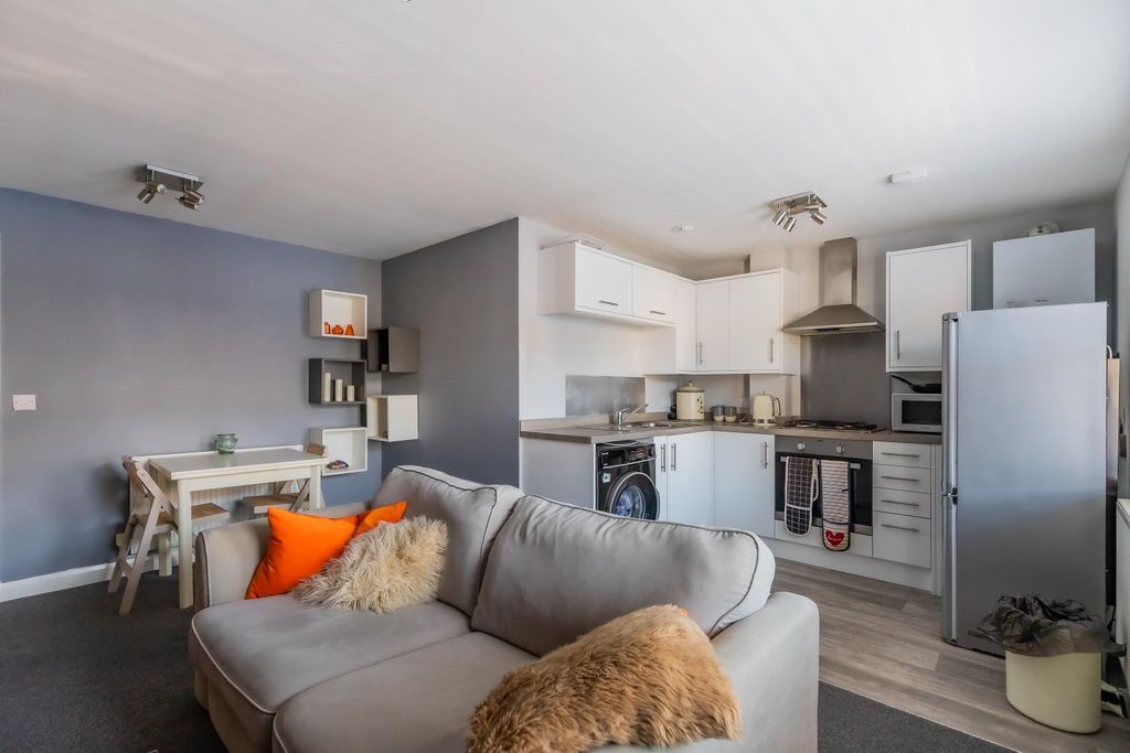 Property photo 2 of 10 C Station Mews (3 Of 15).Jpg