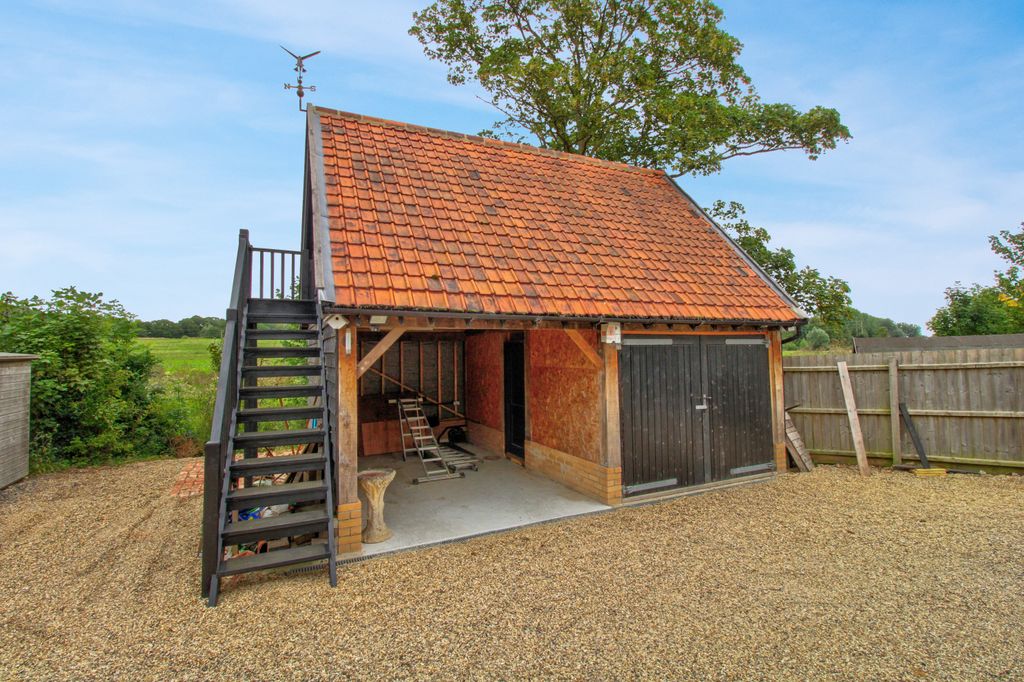 Property photo 3 of 20 Cartlodge