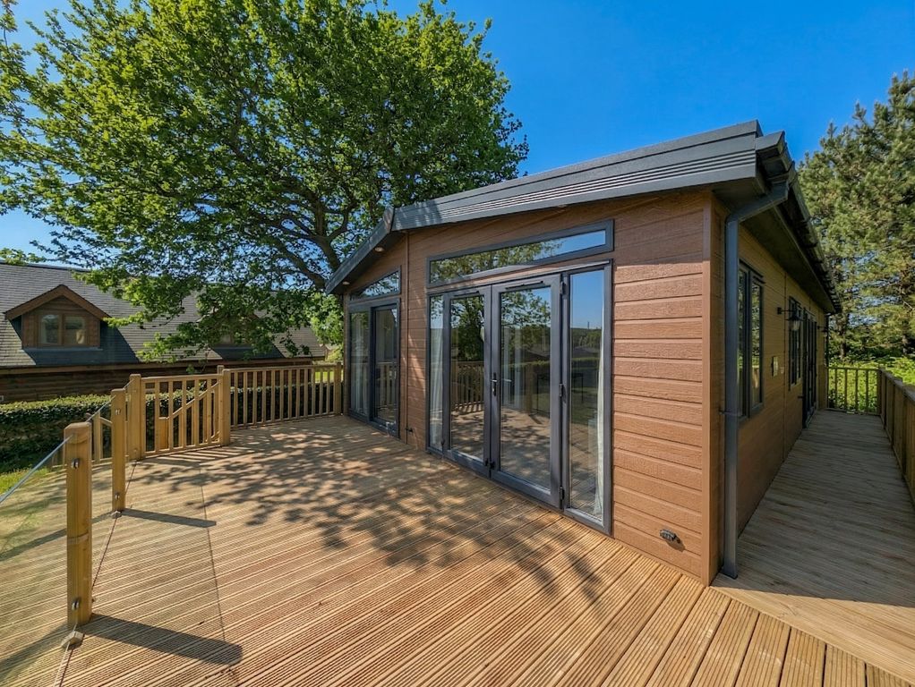 Property photo 3 of 23