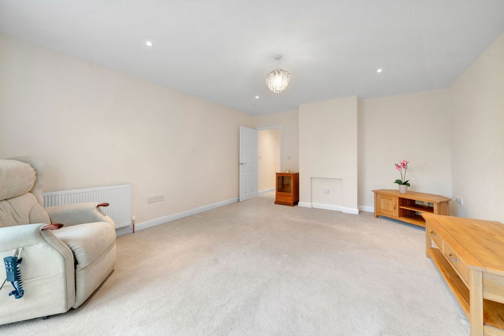 Property photo 3 of 14