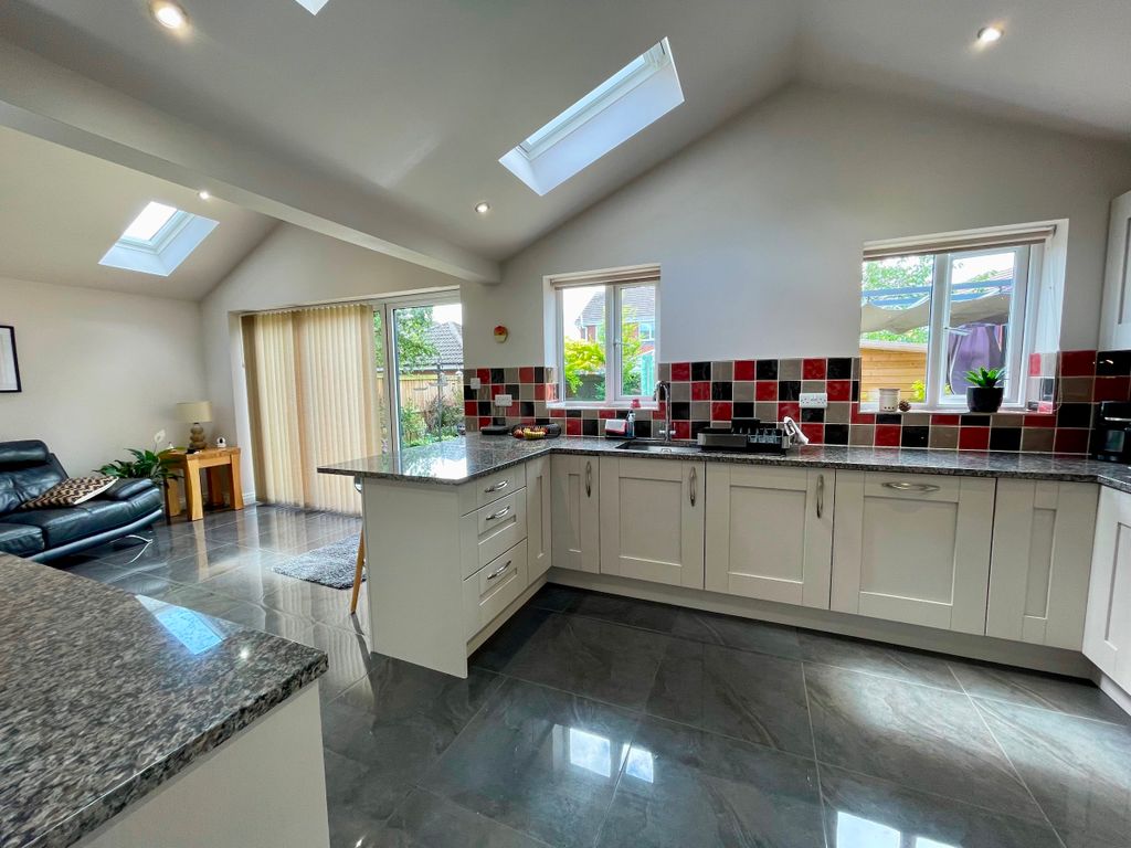 Property photo 2 of 36