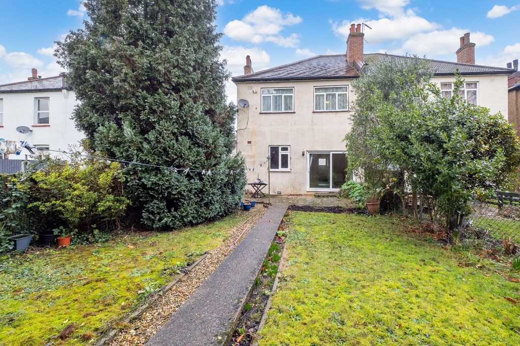 Property photo 3 of 15 Garden