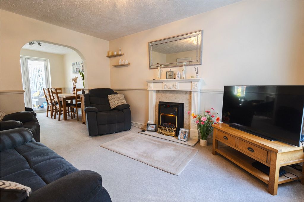 Property photo 2 of 44 Picture No. 19
