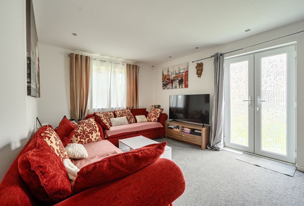 Property photo 3 of 12 1456094-13-69Fb1A...