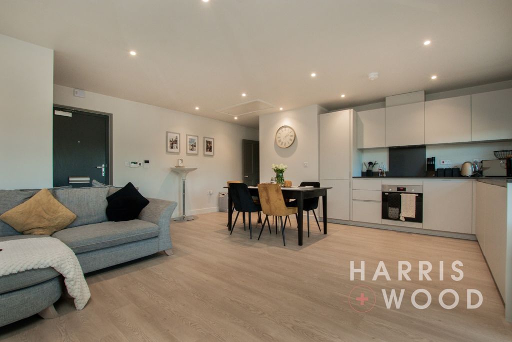 Property photo 3 of 27 5004094