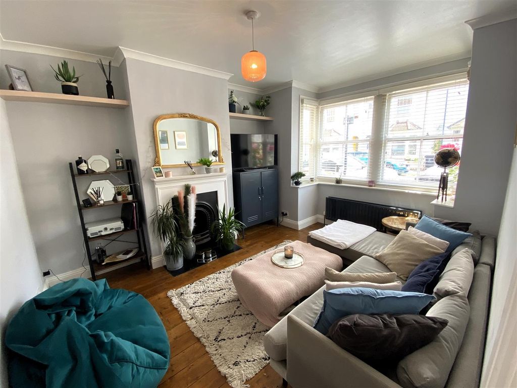 Property photo 1 of 17