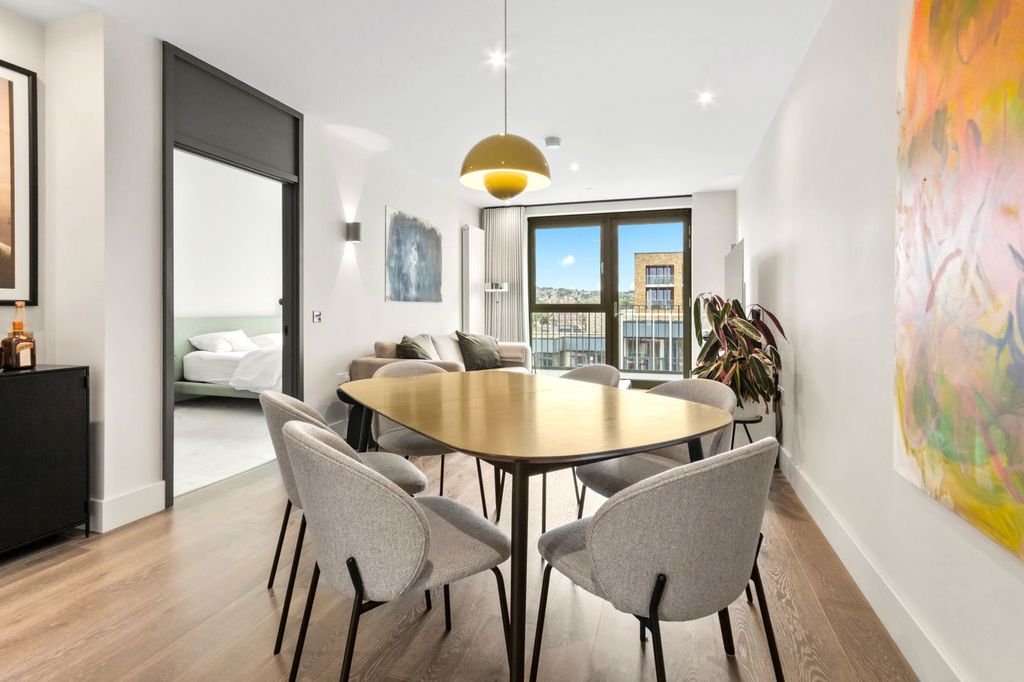 Property photo 1 of 28