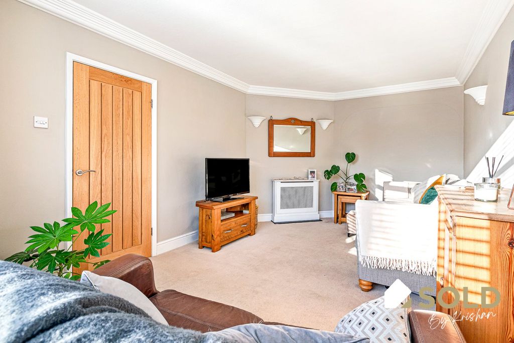 Property photo 2 of 25